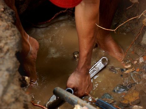 Comment réparer une fuite d’eau dans la salle de bain ?