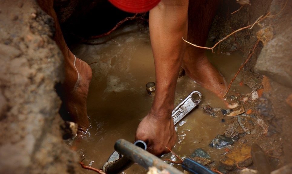 Comment réparer une fuite d’eau dans la salle de bain ?