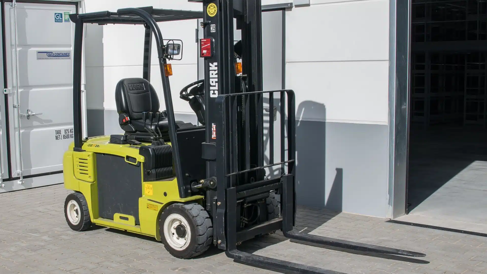 Quels sont les avantages de louer du matériel de manutention ?